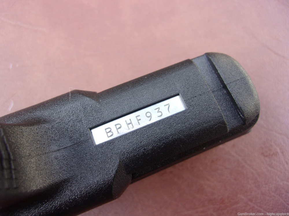 Glock 19 9mm 4" Semi Auto Pistol 99.9% G19 SUPER CLEAN w/ Box $1START-img-8