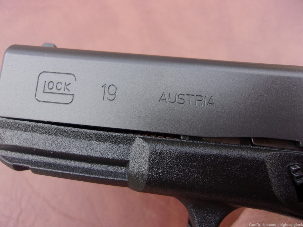 Glock 19 9mm 4" Semi Auto Pistol 99.9% G19 SUPER CLEAN w/ Box $1START-img-5
