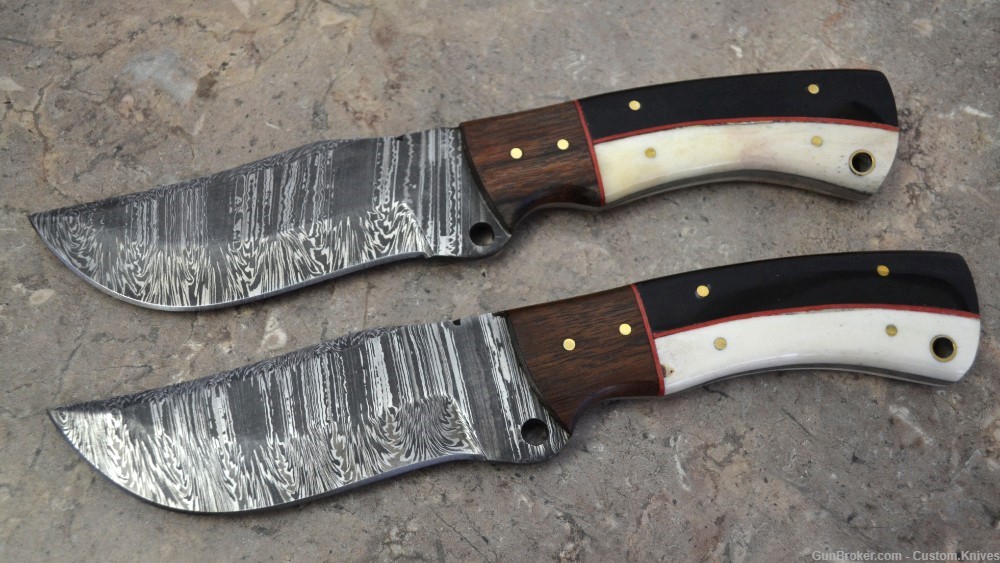 Custom Made Damascus Steel Set of 2 Hunting Knives with Mix Handle(LT-851)-img-0