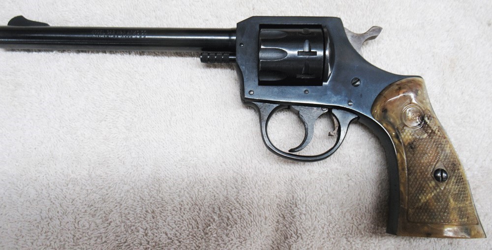 Harrington & Richardson 922  9 Shot 22 Revolver 6 Inch Holster Excellent-img-1