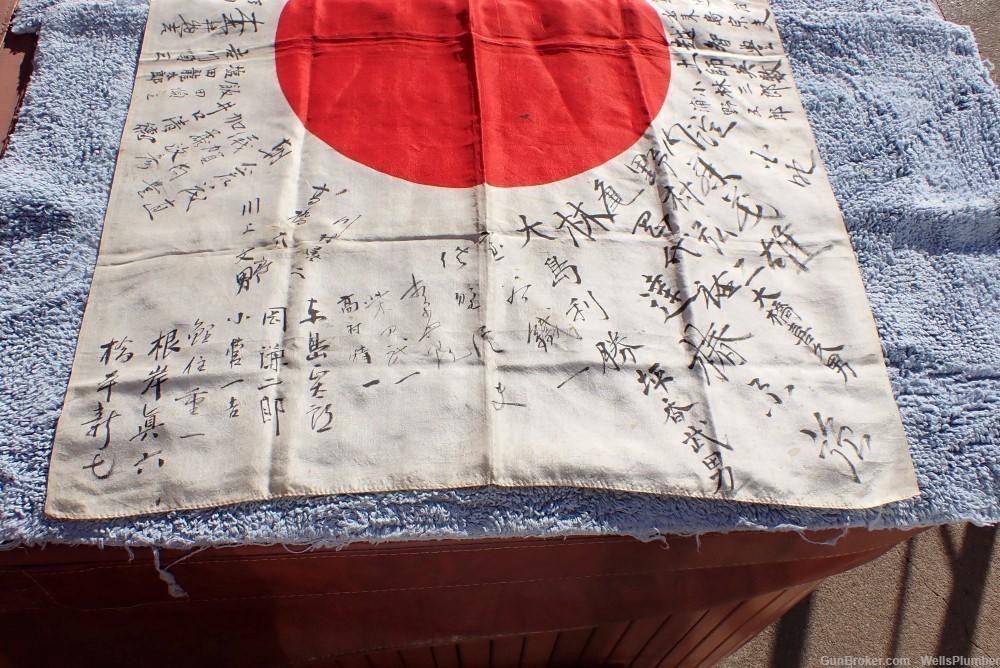 JAPANESE WW2 HINOMARU MEATBALL FLAG W/ SIGNED KANJI CHARACTERS (VERY NICE)-img-10