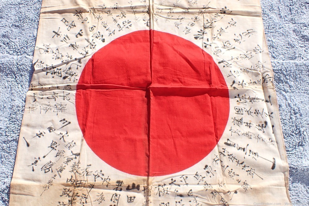 WWII JAPANESE HINOMARU MEATBALL FLAG W/ SIGNED KANJI CHARACTERS (VERY NICE)-img-9