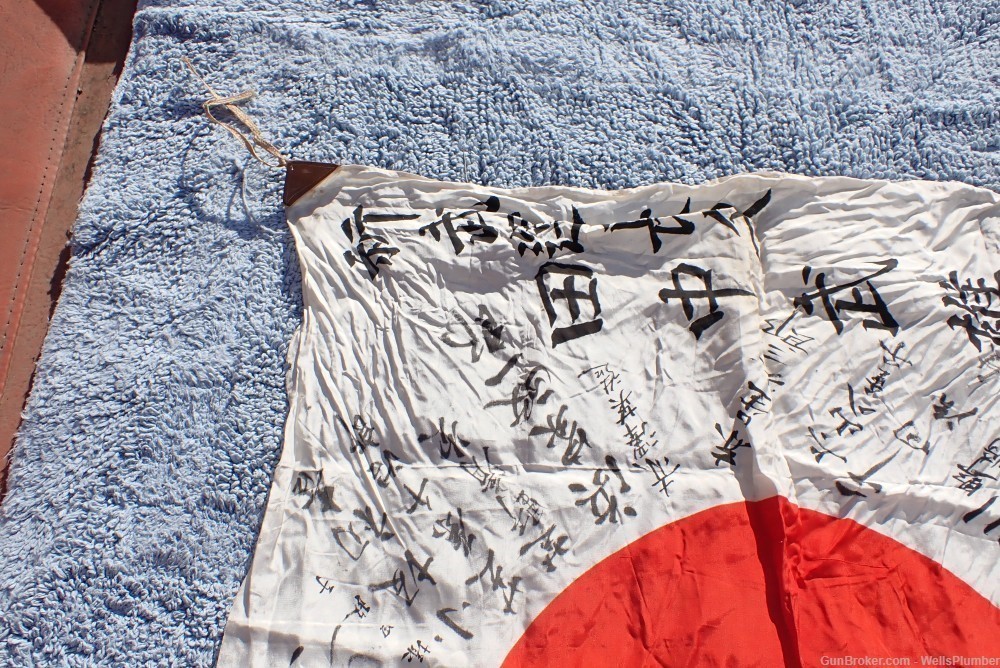 JAPANESE WWII HINOMARU MEATBALL FLAG W/ SIGNED KANJI CHARACTERS (VERY NICE)-img-2