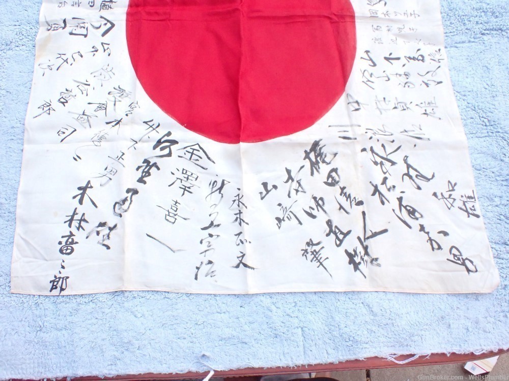 JAPANESE WWII HINOMARU MEATBALL FLAG W/ SIGNED KANJI CHARACTERS (VERY NICE)-img-12