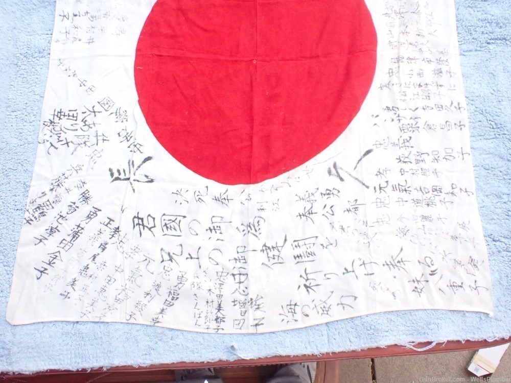 WWII JAPANESE HINOMARU MEATBALL FLAG W/ SIGNED KANJI CHARACTERS (VERY NICE)-img-12