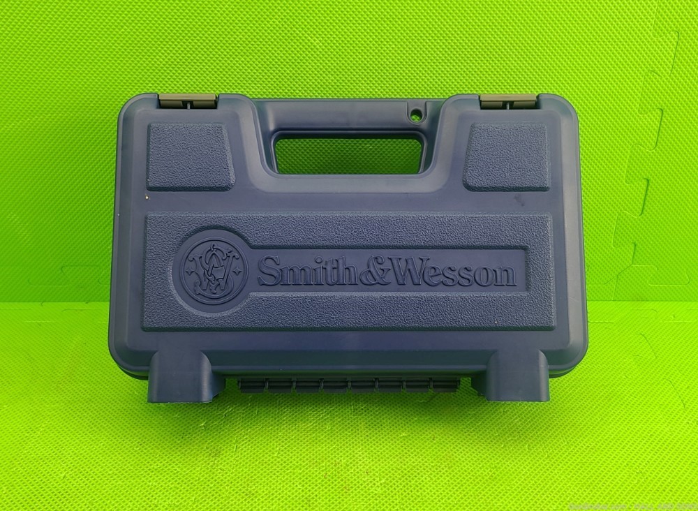 Smith & Wesson * 586 * 357 Mag * 586-8 * 4" Blue BORN 2012 IN ORIGINAL BOX -img-4