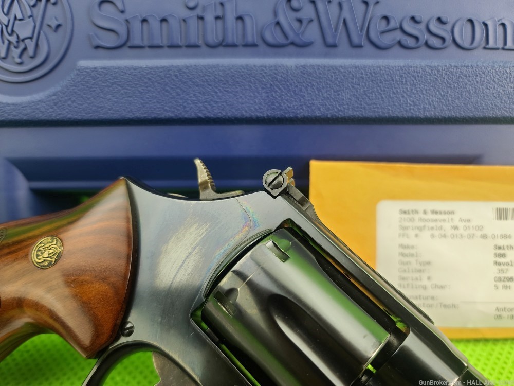 Smith & Wesson * 586 * 357 Mag * 586-8 * 4" Blue BORN 2012 IN ORIGINAL BOX -img-13