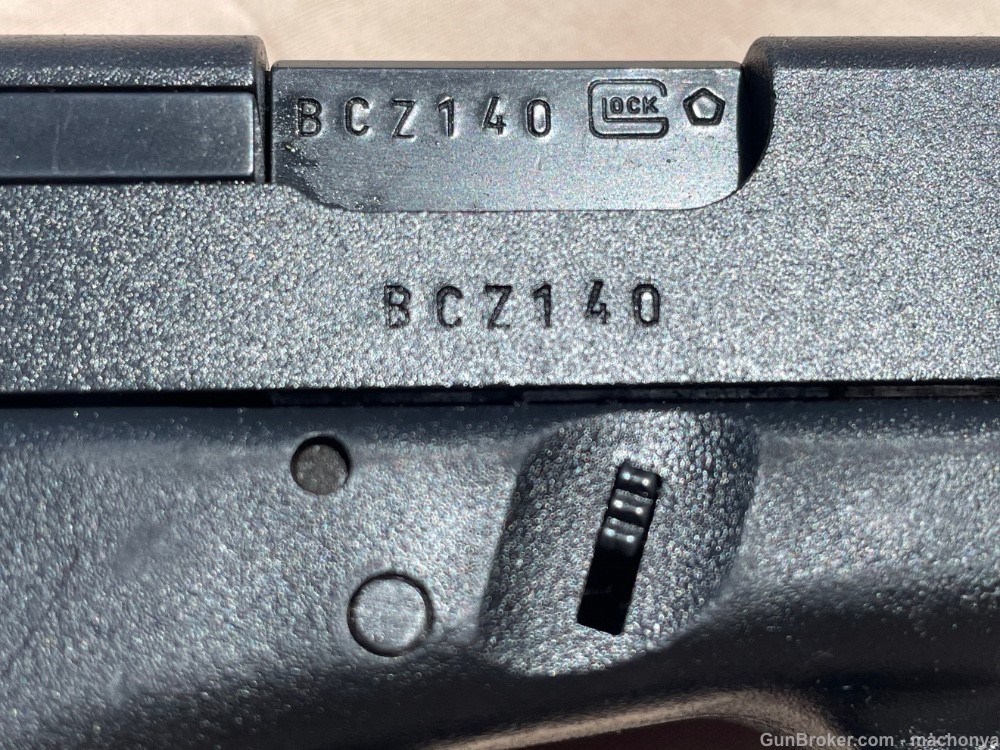 Glock Model 23 Generation 2 40 S& W 4 Magazines Very Good Condition-img-12