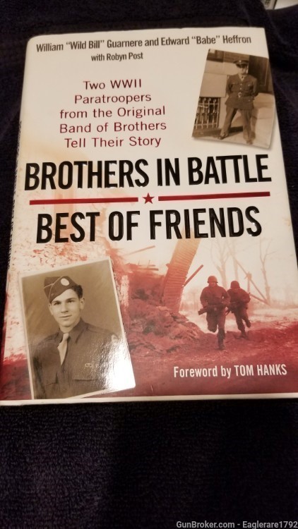 Signed copy  Brothers in Battle Best of Friends. -img-0