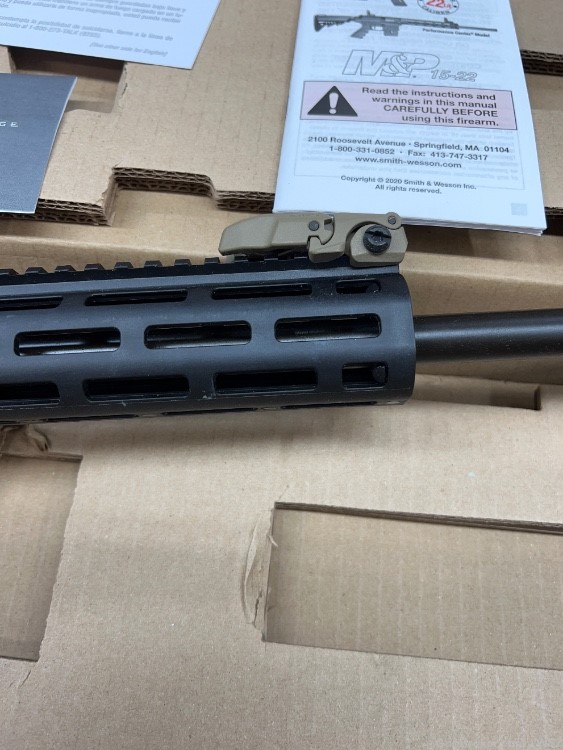 S&W M&P 15-22 FDE 22lr Unfired box and paperwork -img-17