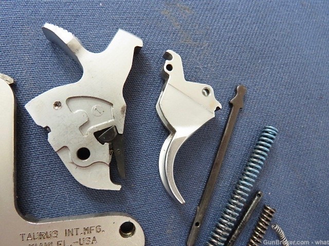 Taurus Model 608 .357 Revolver Small Parts Lot Kit Hammer Trigger ETC-img-2