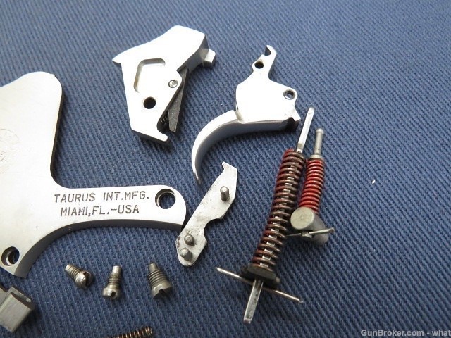 Taurus Model 850 .38 Spl Hammer + Trigger + Internal Assembly Parts-img-3