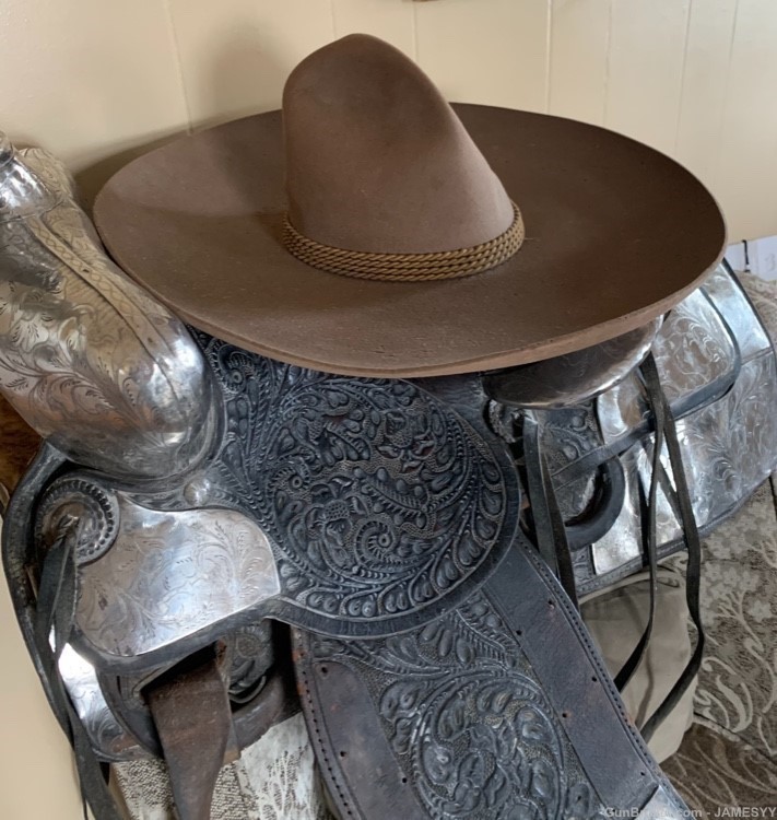 Old Texas Ranger Cowboy Hat. -img-2