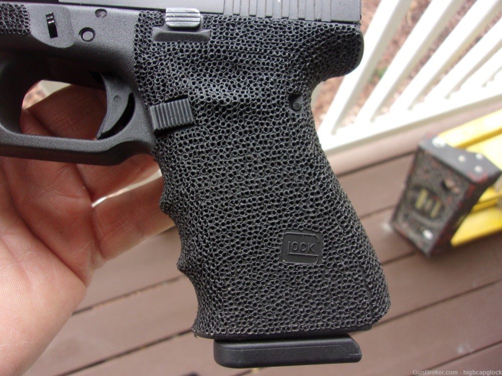 Glock 23 .40 S&W 4" Pistol 99% Hardly Fired DIMPLED Frame  Box G23 $1START-img-5