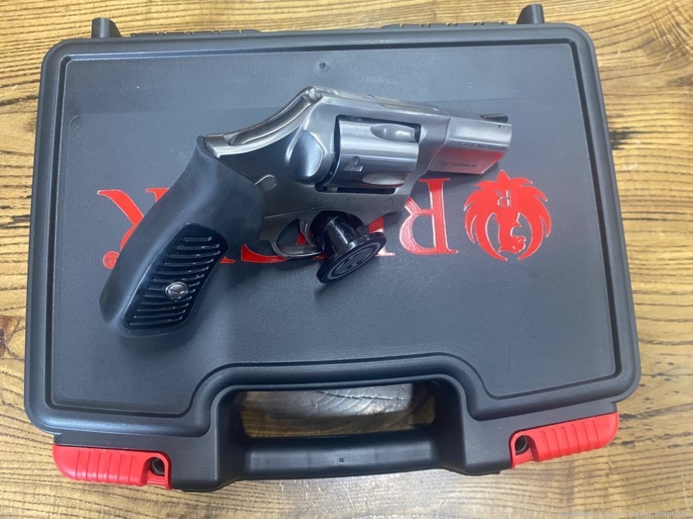 Ruger SP101 357 Magnum Hammerless with Box 5720-img-2