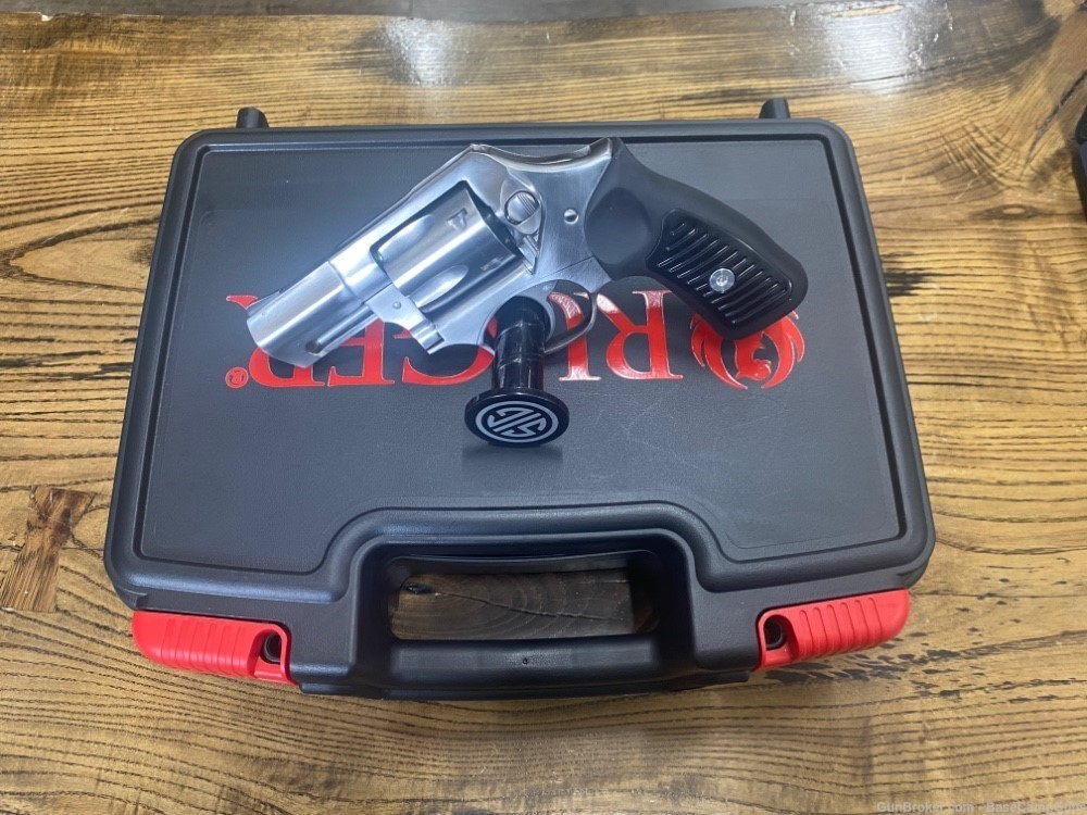 Ruger SP101 357 Magnum Hammerless with Box 5720-img-0