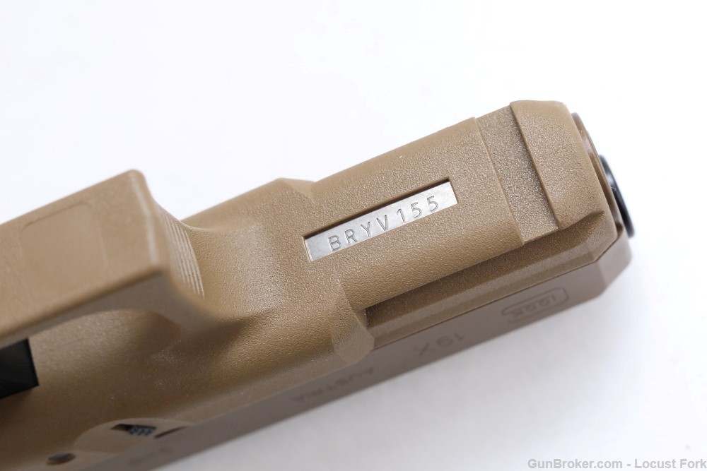 Glock 19X 9mm 4" Desert Tan w/ Factory Box NS 3-17rd Mags NICE! No Reserve-img-34