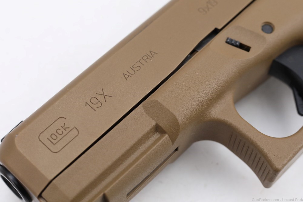 Glock 19X 9mm 4" Desert Tan w/ Factory Box NS 3-17rd Mags NICE! No Reserve-img-6