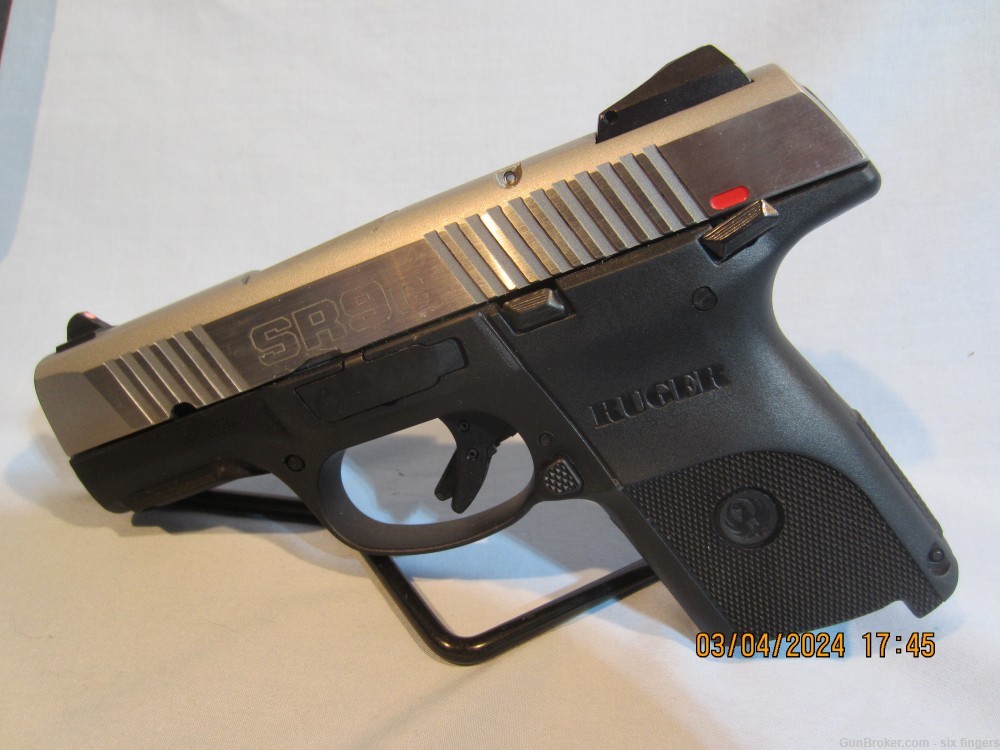 Ruger SR9C 9mm, 2 mags.-img-2