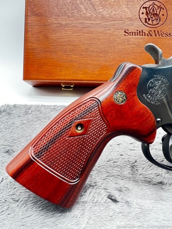 Smith & Wesson 29-10 W/ presentation box 6 1/2" Bright Blue 44 magnum-img-5