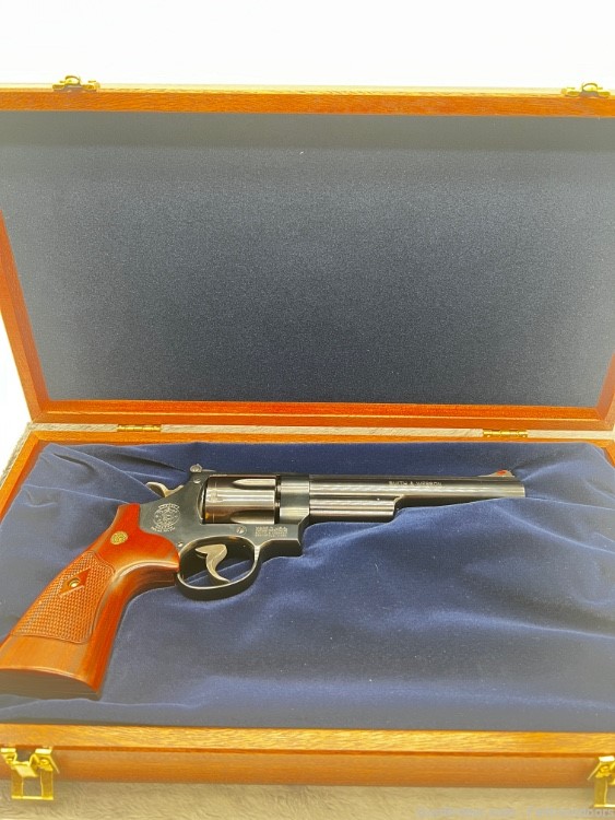 Smith & Wesson 29-10 W/ presentation box 6 1/2" Bright Blue 44 magnum-img-7