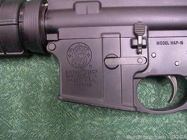 Used Smith & Wesson M&P 15    5.56 MM-img-9