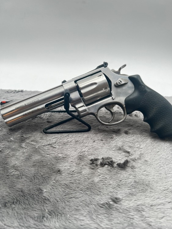 Smith & Wesson 629-5 Full lug, 5" 44 magnum-img-0