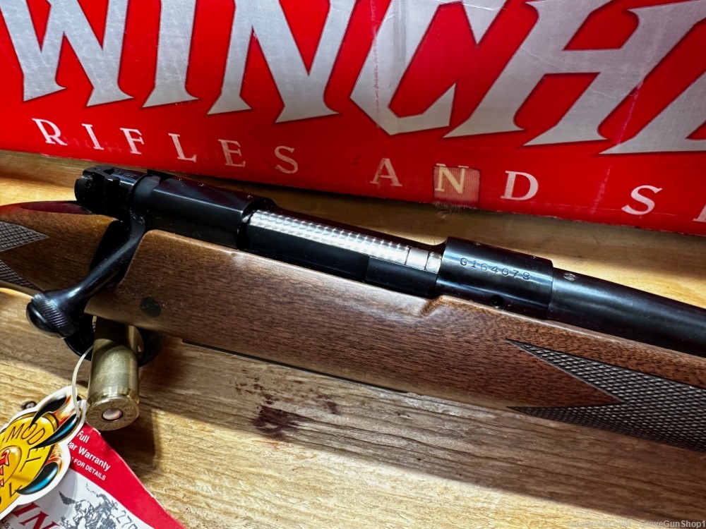 Winchester Model 70 Classic Sporter .270 Weatherby Mag NEW IN BOX MFG 1983-img-1