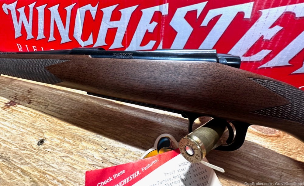 Winchester Model 70 Classic Sporter .270 Weatherby Mag NEW IN BOX MFG 1983-img-3
