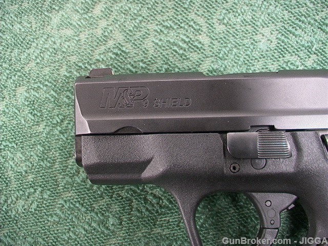 Used Smith and Wesson M&P Shield 9MM-img-5