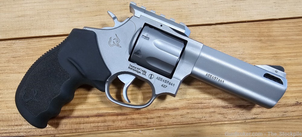 Taurus 627 Tracker .357 Magnum 7 Shot 4" Bbl Stainless-img-0