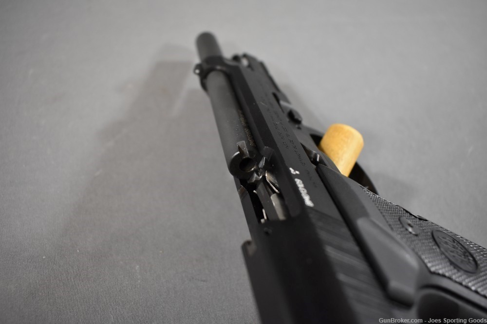 Beretta 92FS - .22LR Semi-Automatic Pistol w/ Factory Case & Lock-img-8