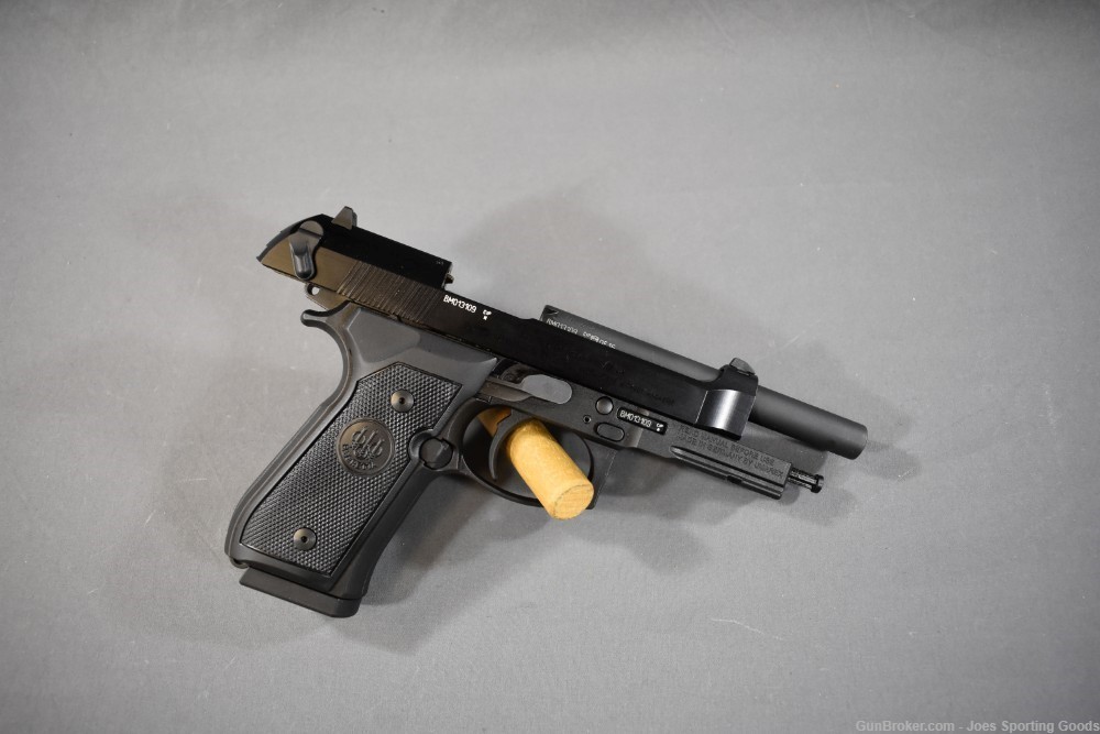 Beretta 92FS - .22LR Semi-Automatic Pistol w/ Factory Case & Lock-img-7