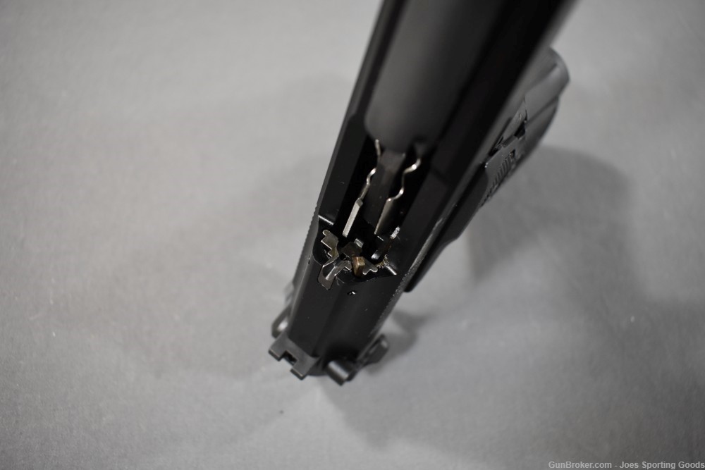 Beretta 92FS - .22LR Semi-Automatic Pistol w/ Factory Case & Lock-img-9