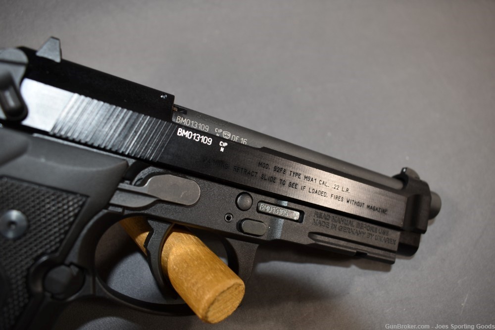 Beretta 92FS - .22LR Semi-Automatic Pistol w/ Factory Case & Lock-img-6