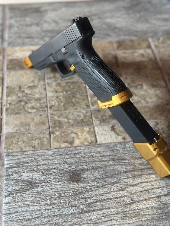 Glock 17 Gold Trimmed-img-6