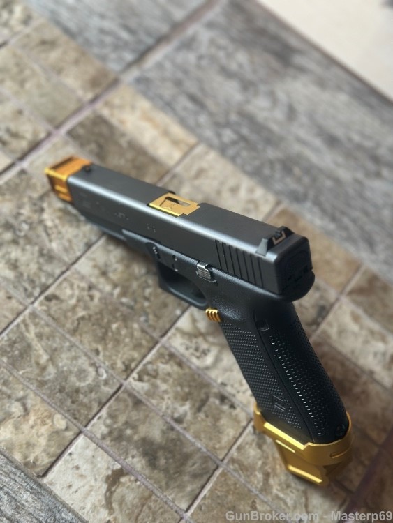 Glock 17 Gold Trimmed-img-4