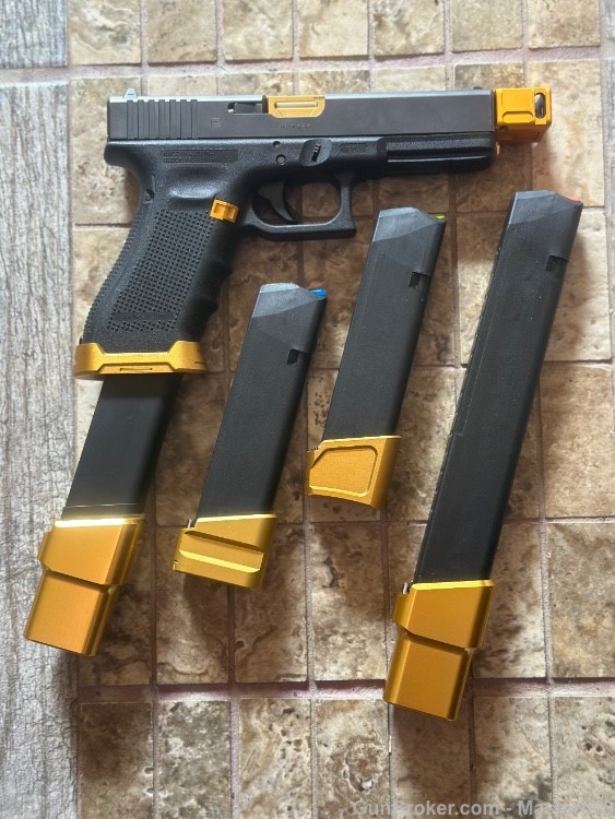 Glock 17 Gold Trimmed-img-1