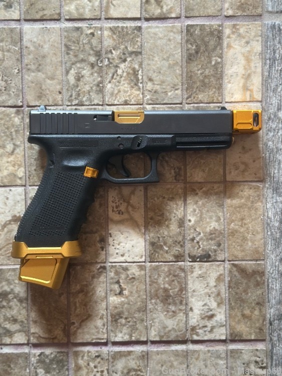 Glock 17 Gold Trimmed-img-2