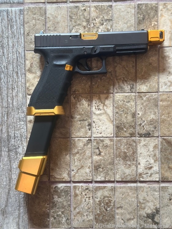 Glock 17 Gold Trimmed-img-5
