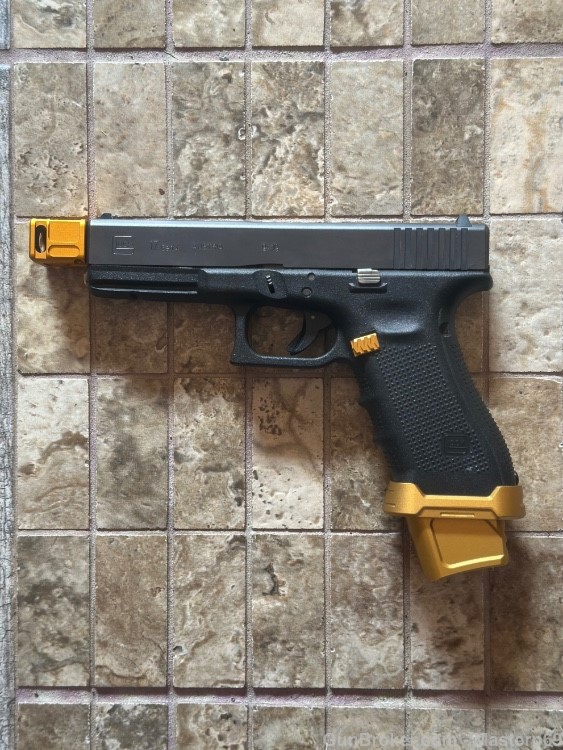 Glock 17 Gold Trimmed-img-3