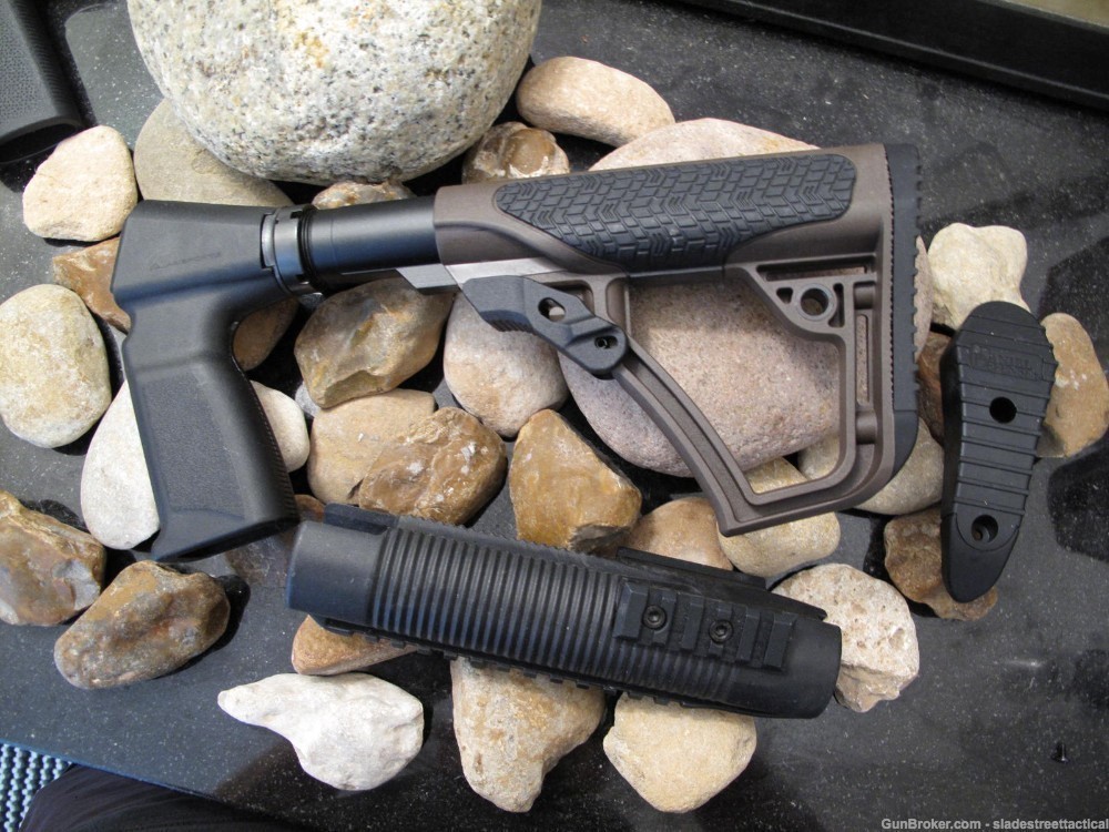 Daniel Defense Mossberg 500 590 Stock + Forend 6 Position Pistol Grip -img-0