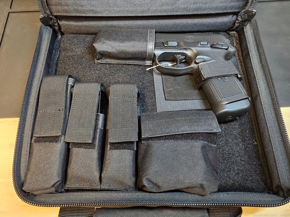 FNX 45 Tactical, 15+1, like new condition-img-3