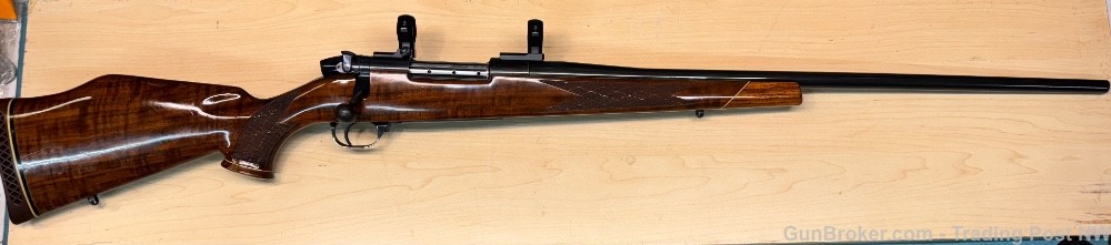 Weatherby Mark V Deluxe -  300 WBY Mag - Made in Japan- High Gloss- 26" -img-0