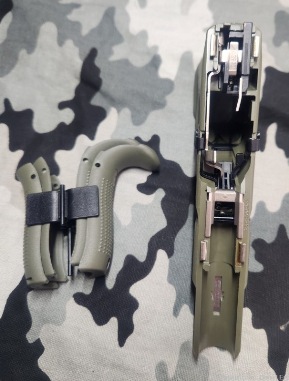 Glock G19  Complete frame 9mm Gen 5 19  BFG RARE Color  New-img-2