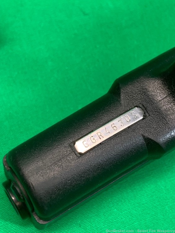 Glock 19 Gen 2 G19 Gen2 in Tupperware box 2 mags 9mm-img-13