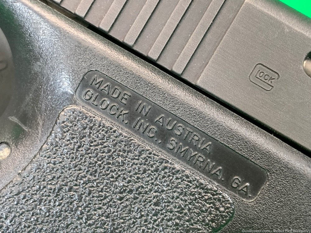 Glock 19 Gen 2 G19 Gen2 in Tupperware box 2 mags 9mm-img-7