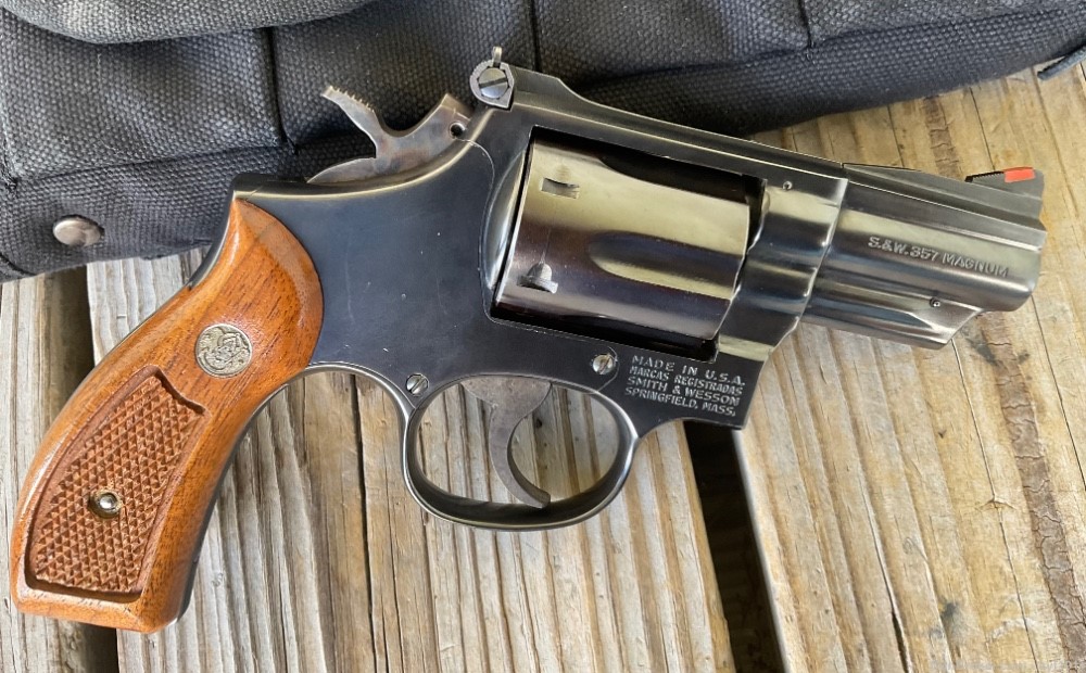 Smith & Wesson Model 19-4, .357 Magnum 2.5” Blue-img-4
