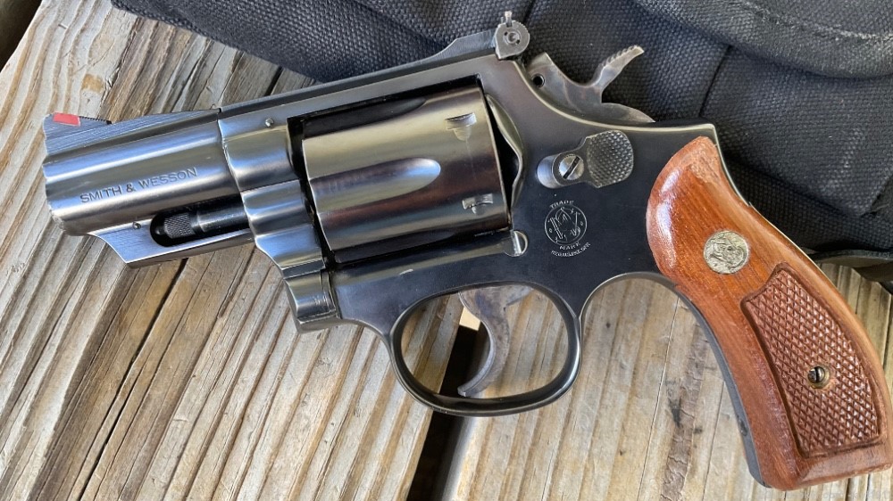 Smith & Wesson Model 19-4, .357 Magnum 2.5” Blue-img-0