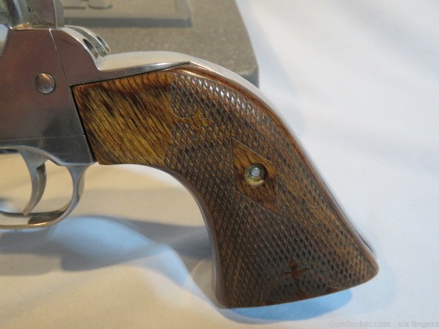 Ruger Original Vaquero, 45 Colt, 5.5" bl., Gunfighter grips-img-2